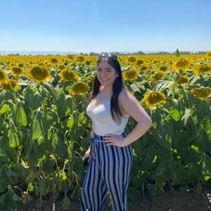 Meet your Posher, Angela